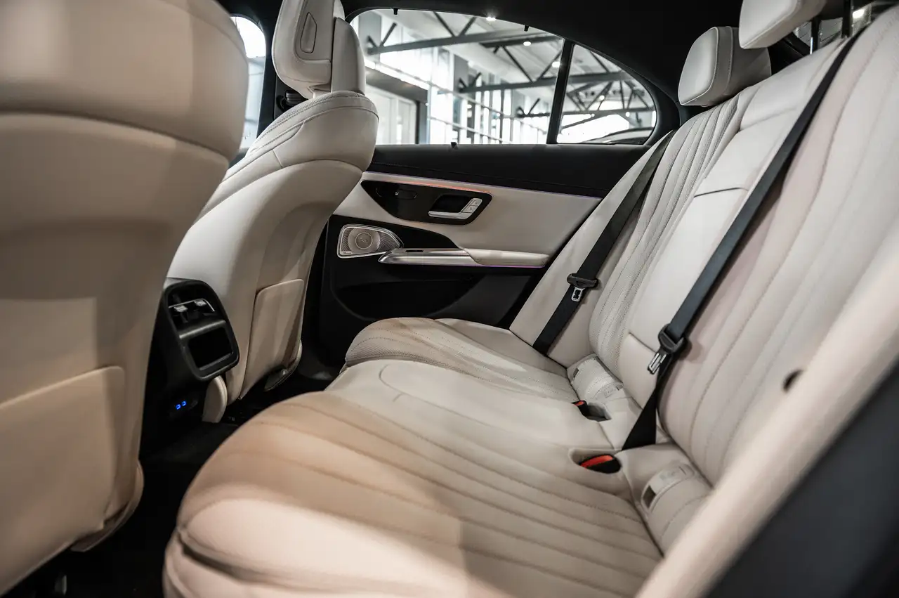 Mercedes-Benz E-Class - Image 28
