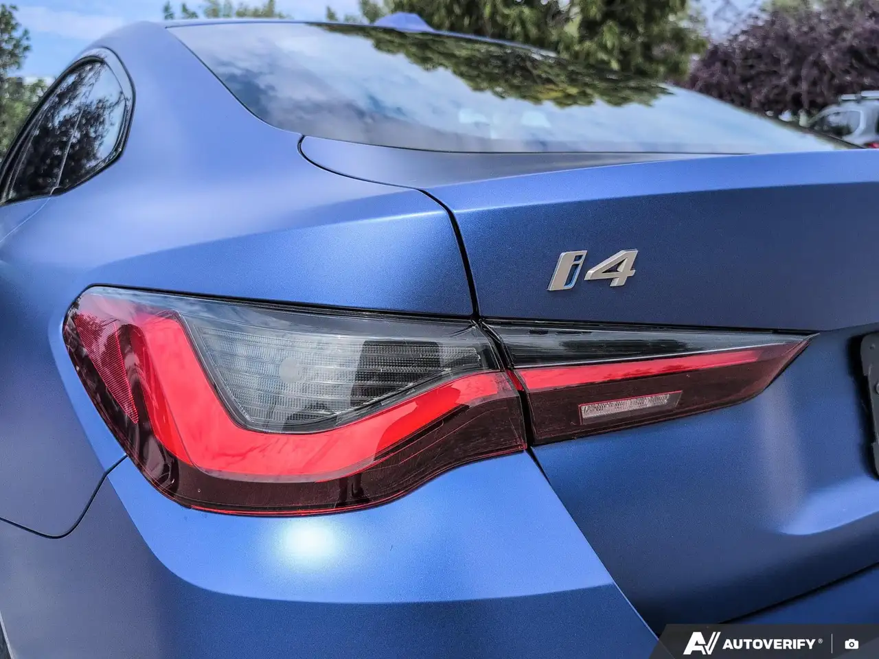 BMW i4 - Image 11