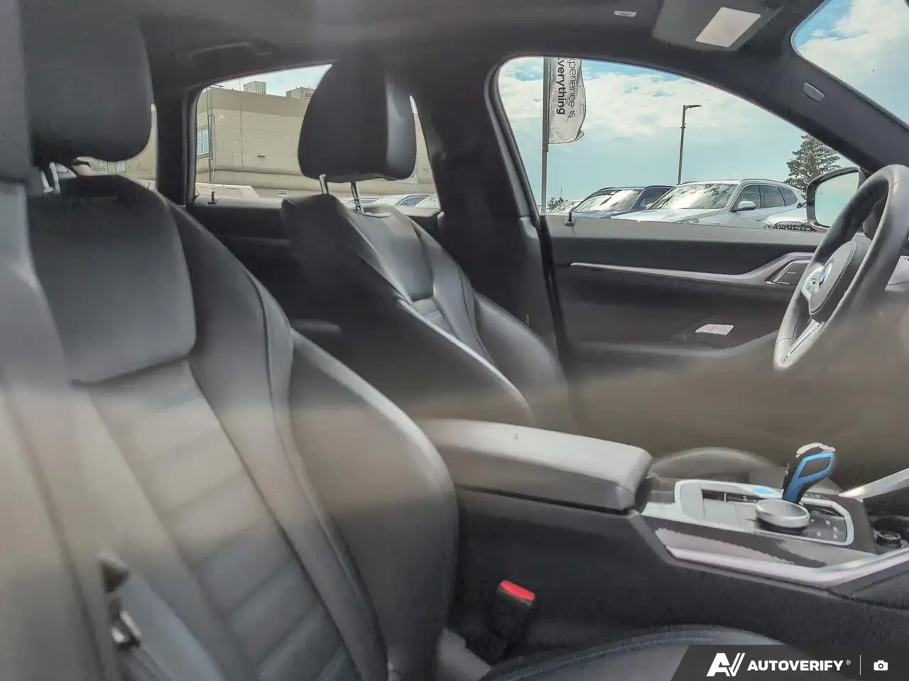 BMW i4 - Image 22