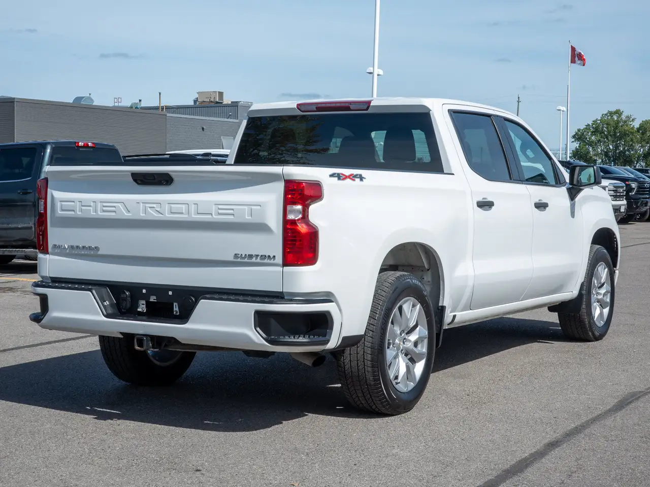 Chevrolet Silverado 1500 - Image 8