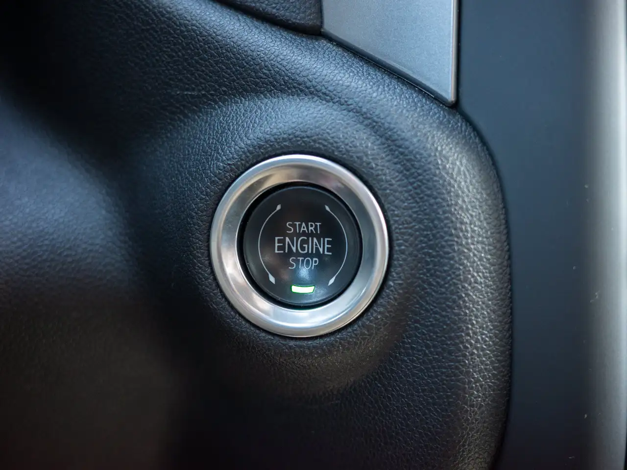 Chevrolet Silverado 1500 - Image 24