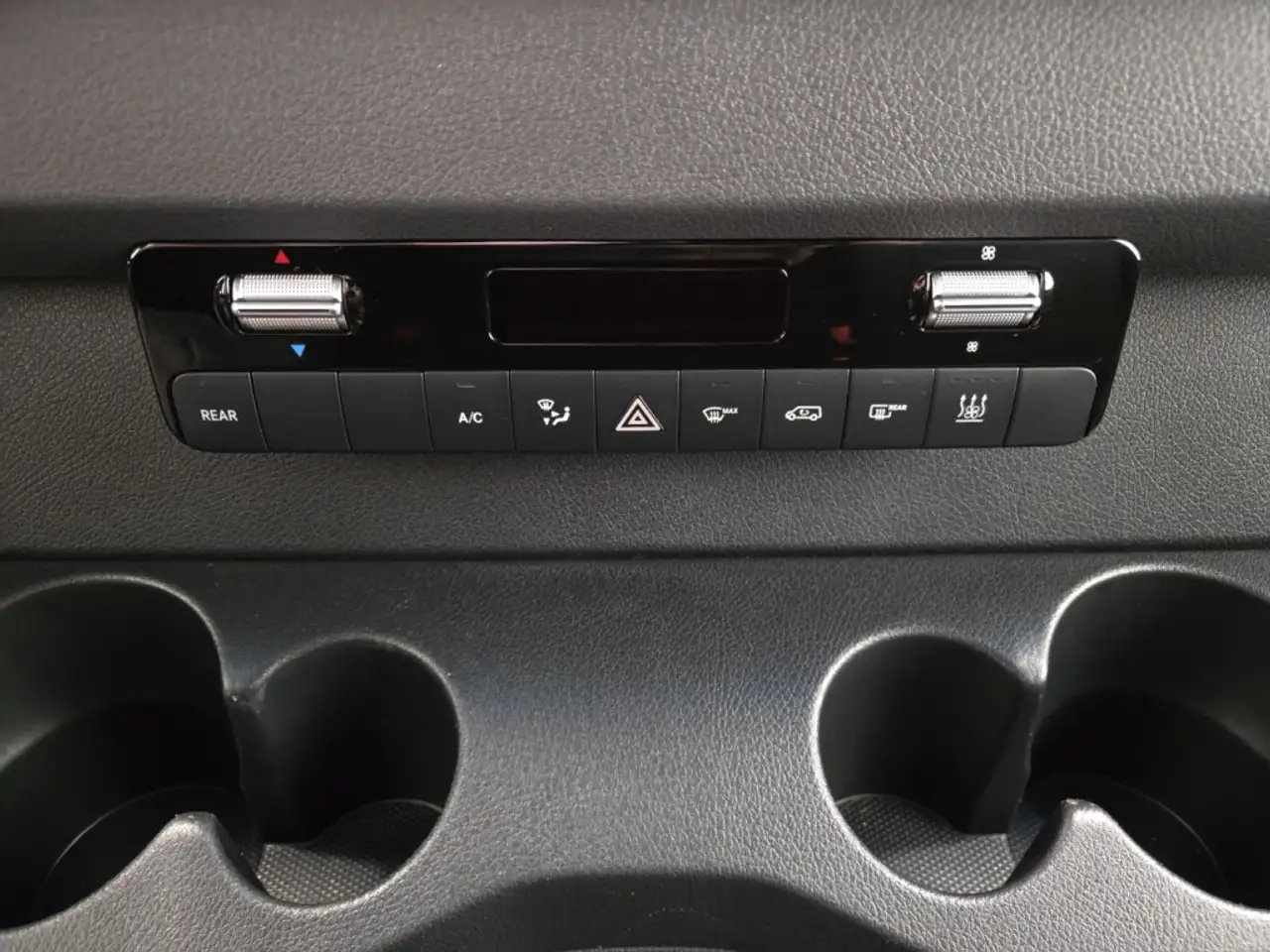 Mercedes-Benz Sprinter - Image 22
