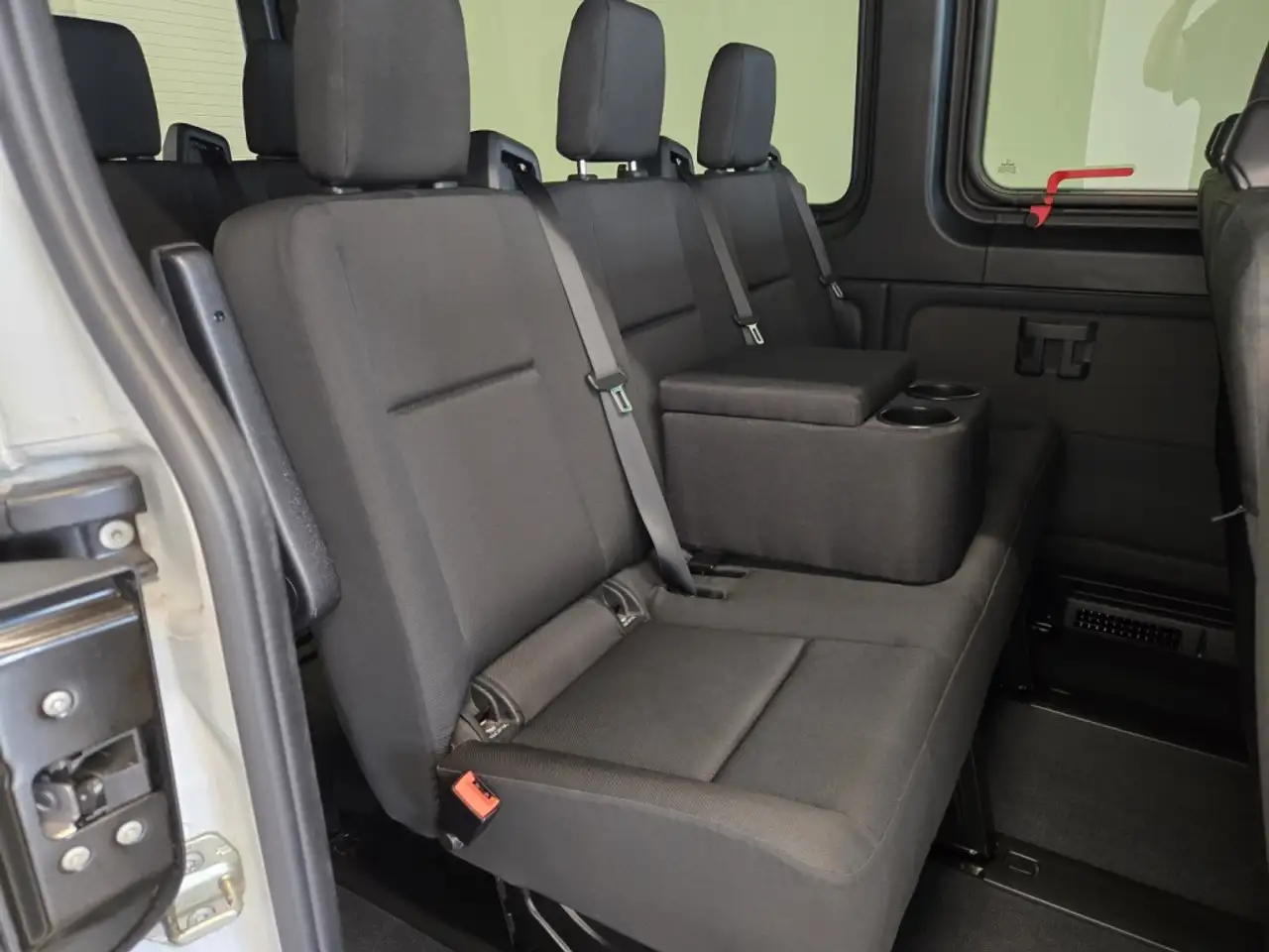 Mercedes-Benz Sprinter - Image 11