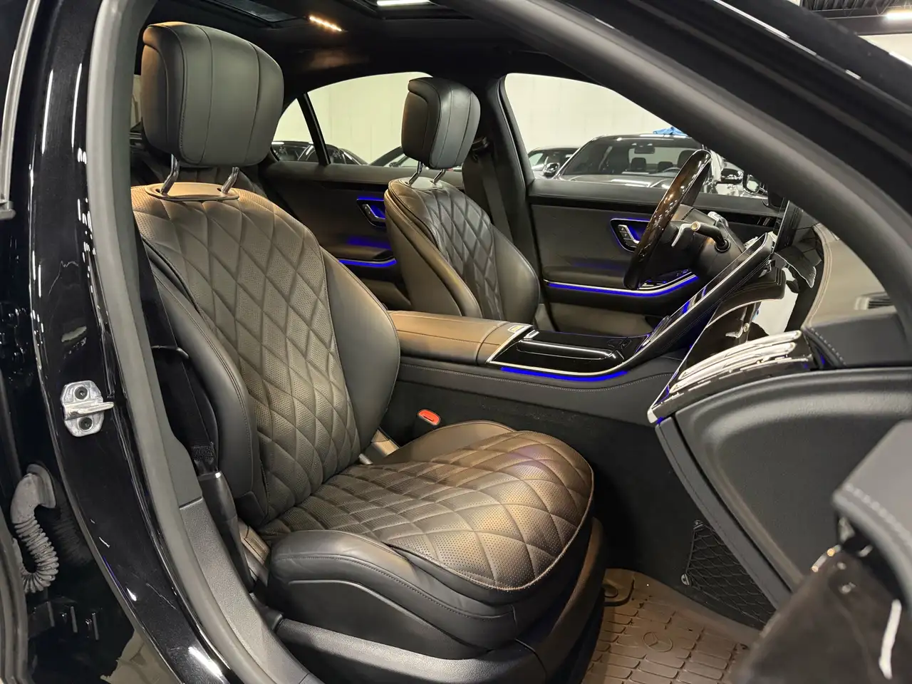 Mercedes-Benz S-Class - Image 35