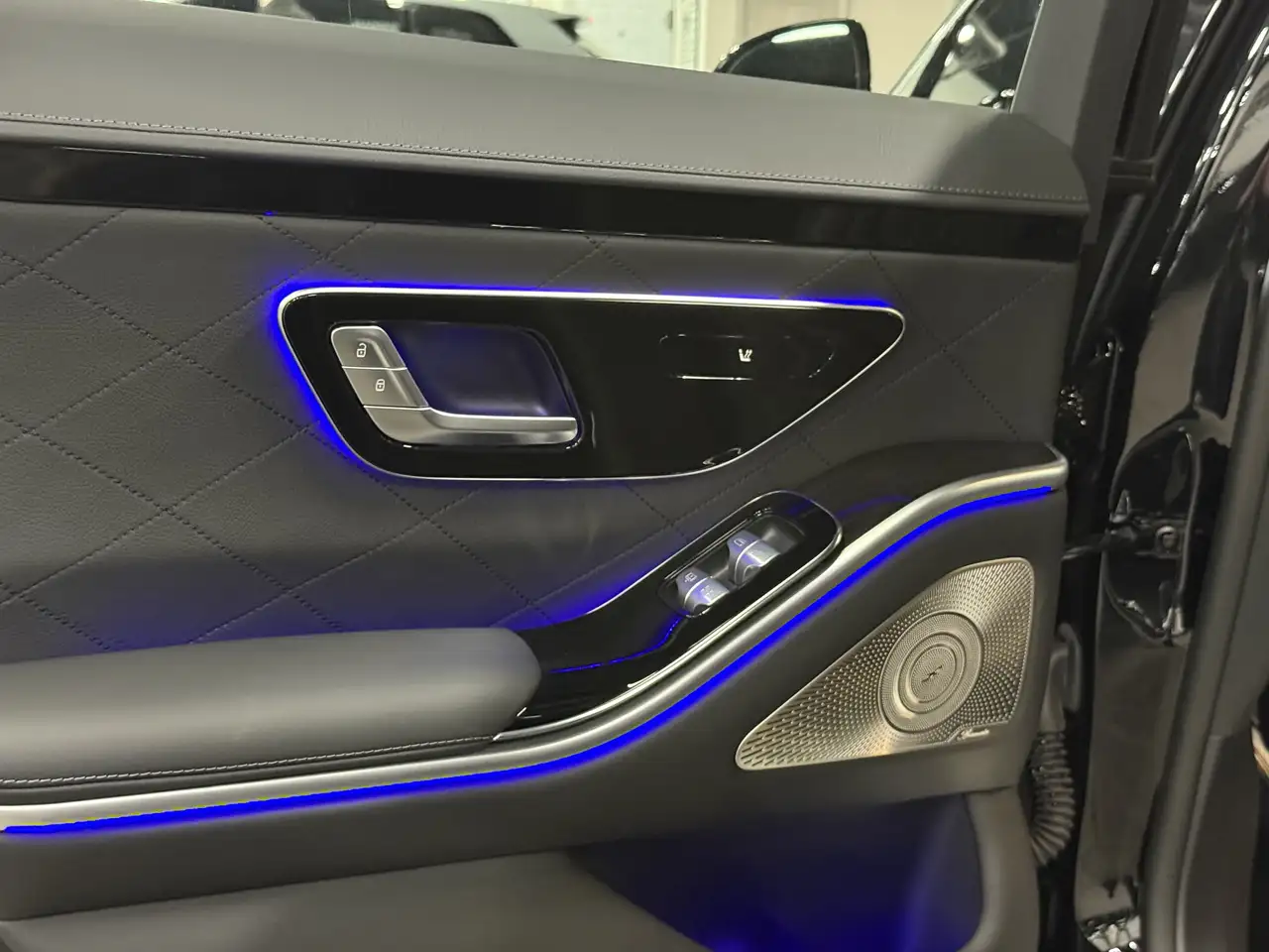Mercedes-Benz S-Class - Image 26
