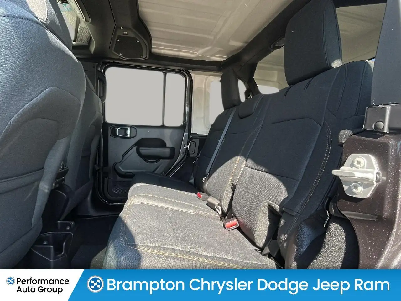 Jeep Wrangler - Image 12