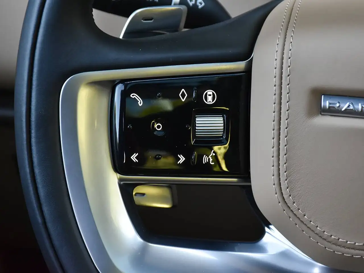 Land Rover Range Rover - Image 17