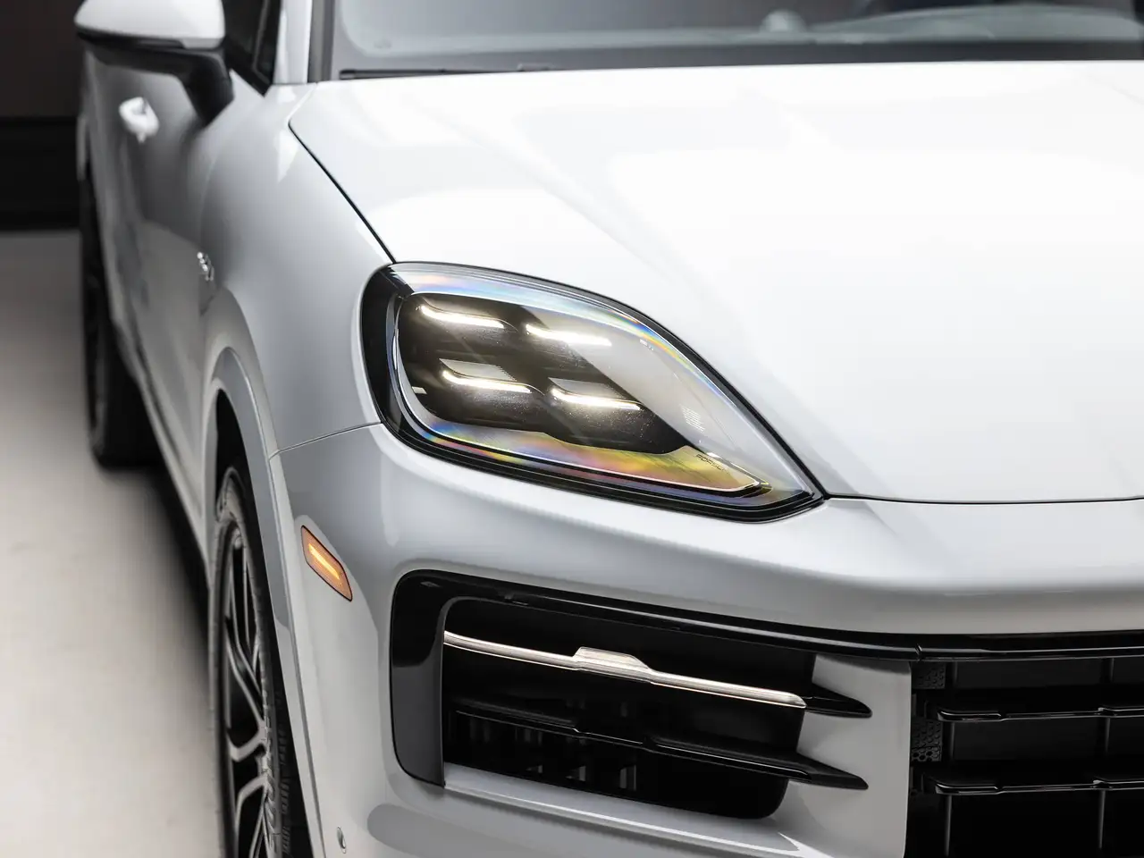 Porsche Cayenne - Image 42