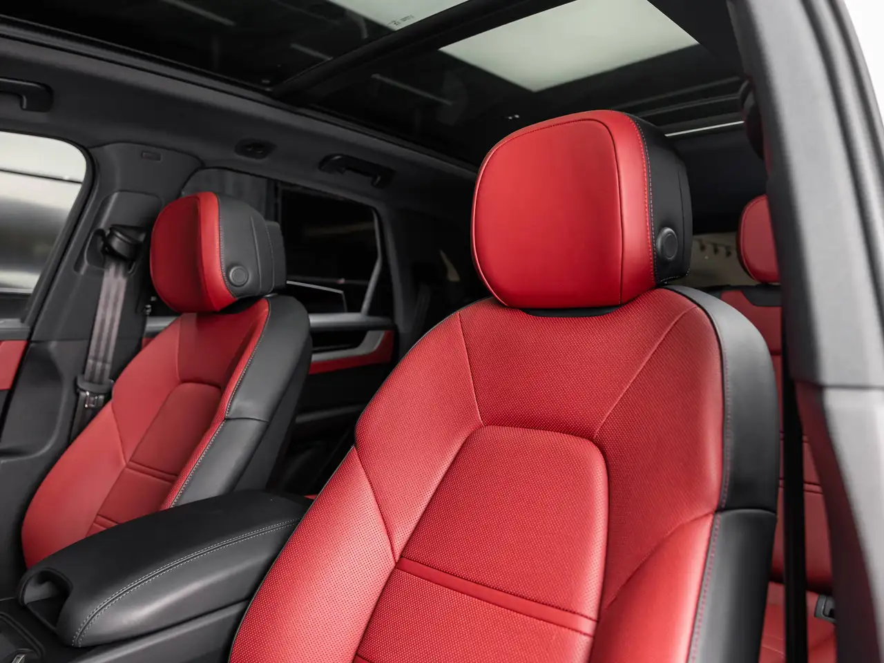 Porsche Cayenne - Image 28