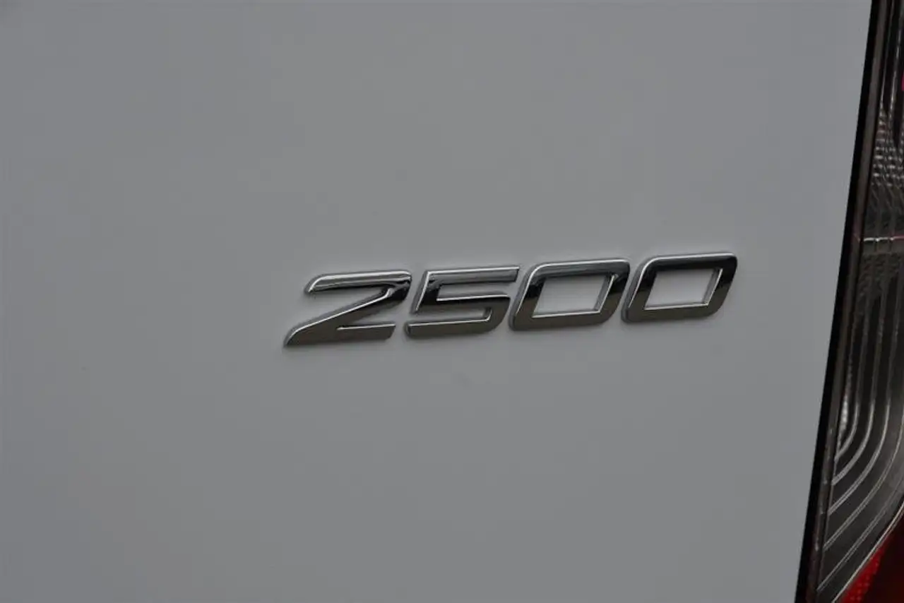 Mercedes-Benz Sprinter 2500 - Image 20
