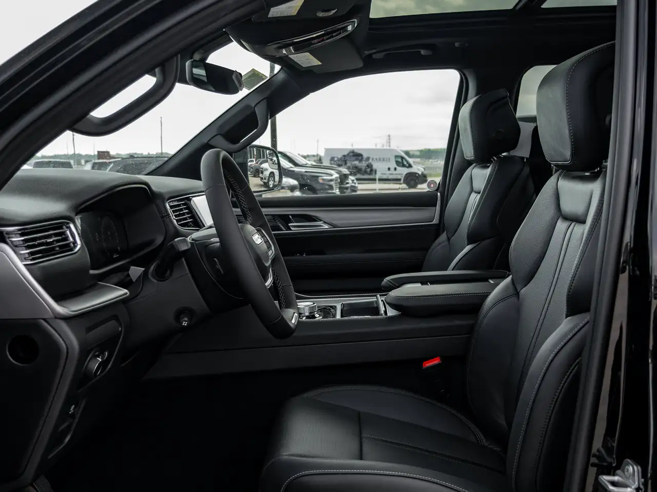 Jeep Grand Wagoneer - Image 25