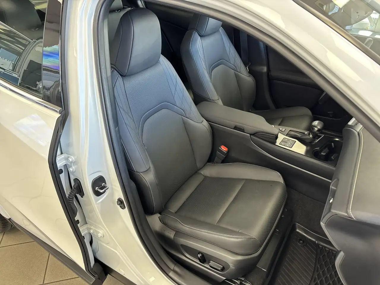 Lexus UX - Image 34