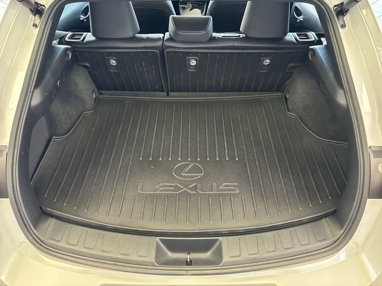 Lexus UX - Image 32