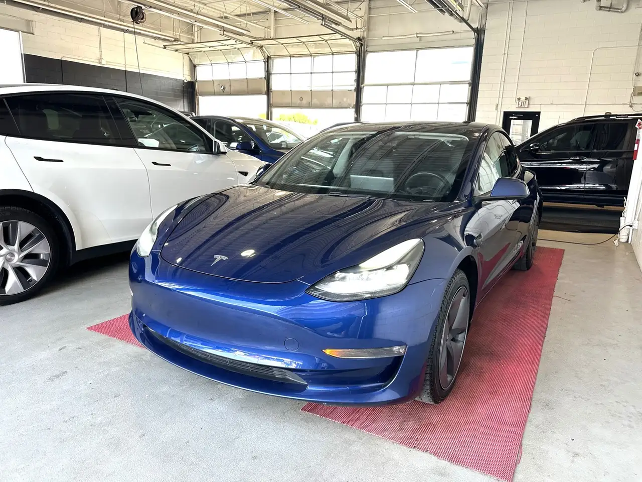 Tesla Model 3 - Image 3