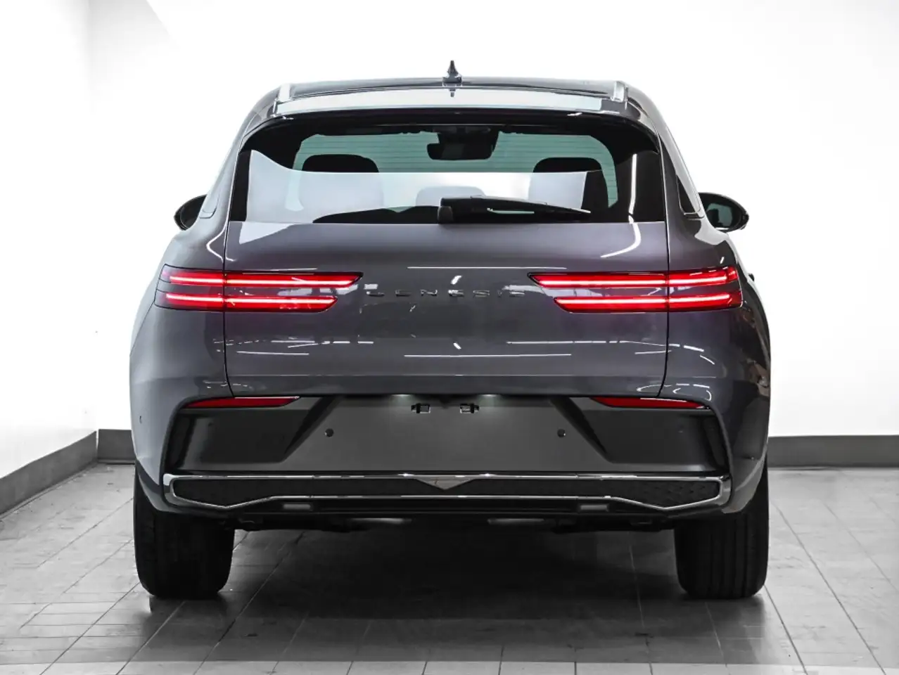 Genesis GV70 - Image 11