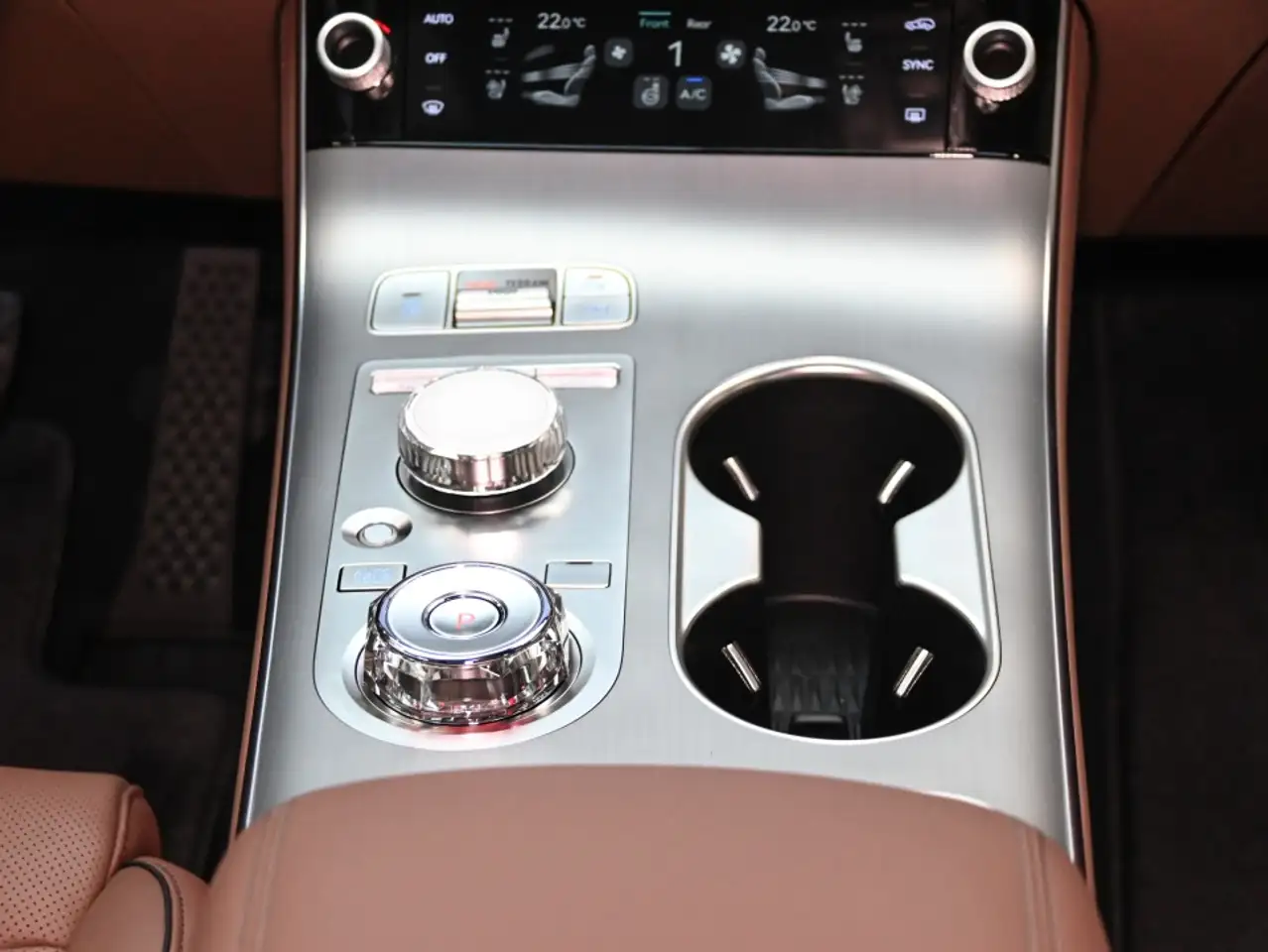 Genesis GV70 - Image 5