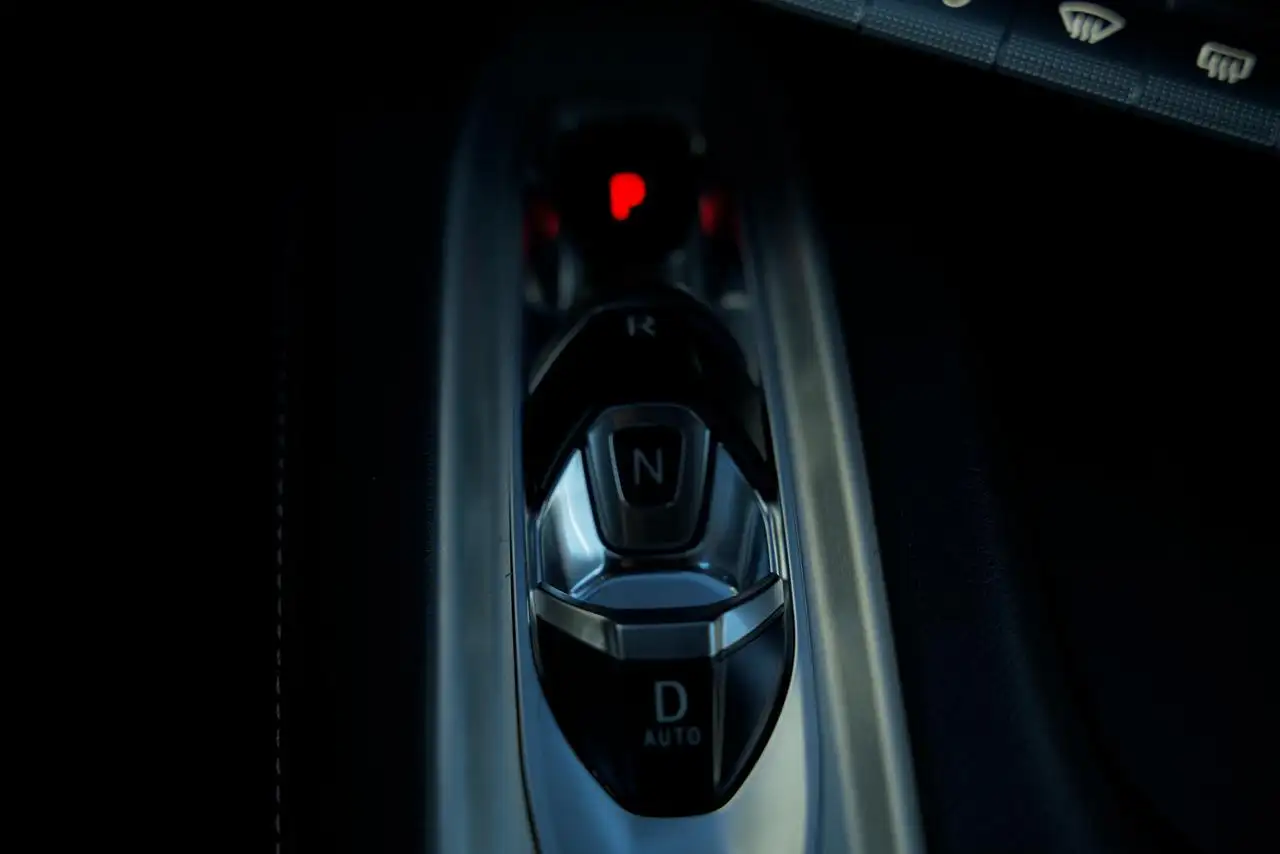 Chevrolet Corvette - Image 13