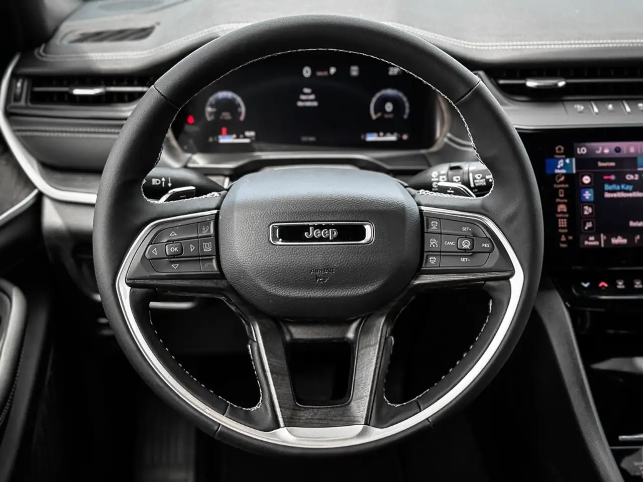 Jeep Grand Cherokee - Image 14