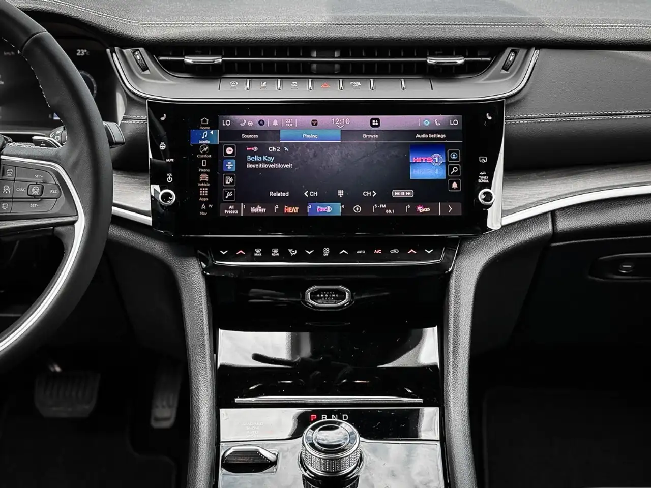 Jeep Grand Cherokee - Image 18