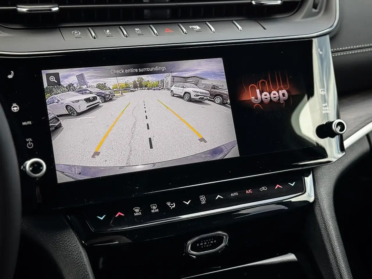 Jeep Grand Cherokee - Image 22