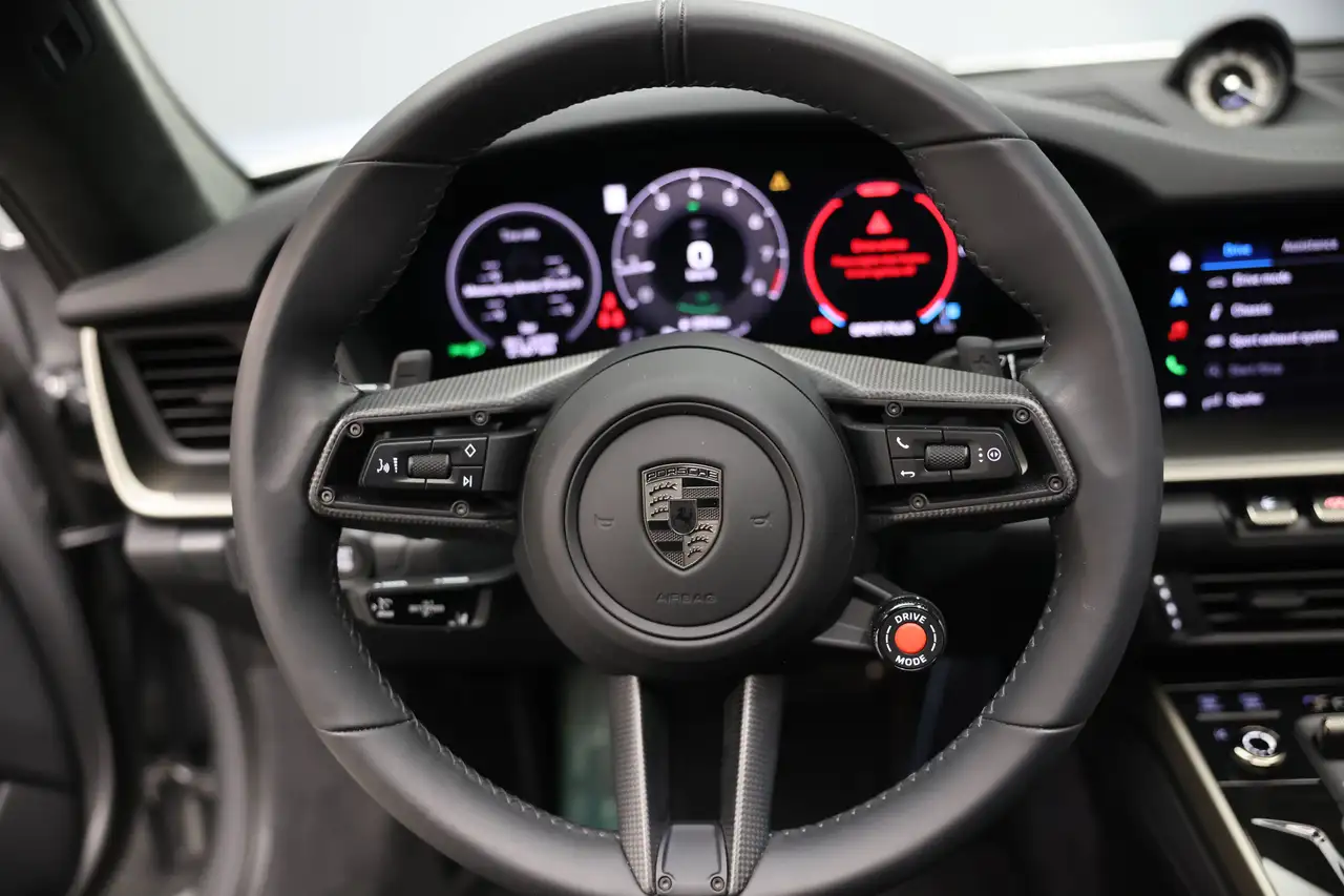 Porsche 911 - Image 14