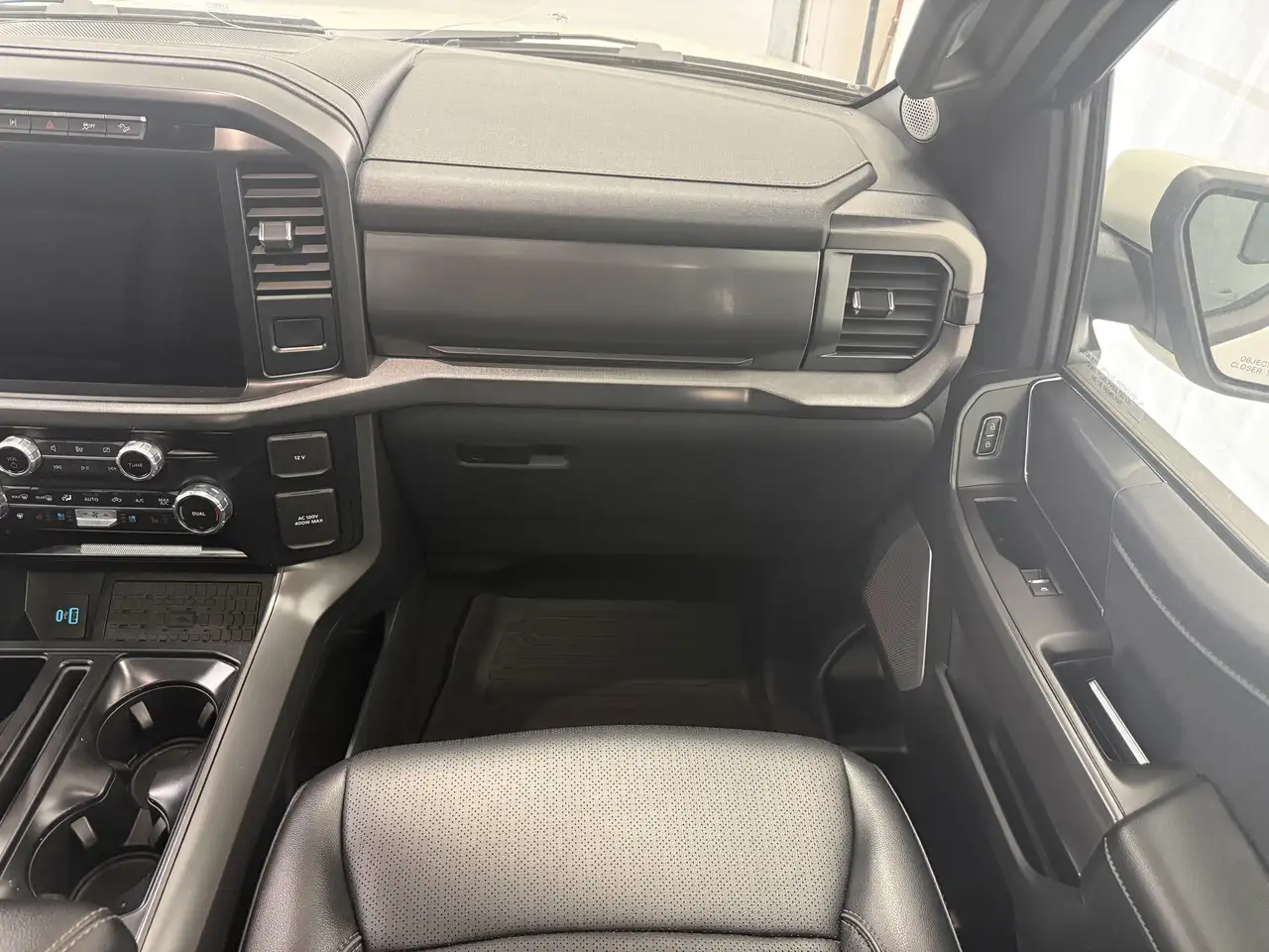 Ford F-150 - Image 25