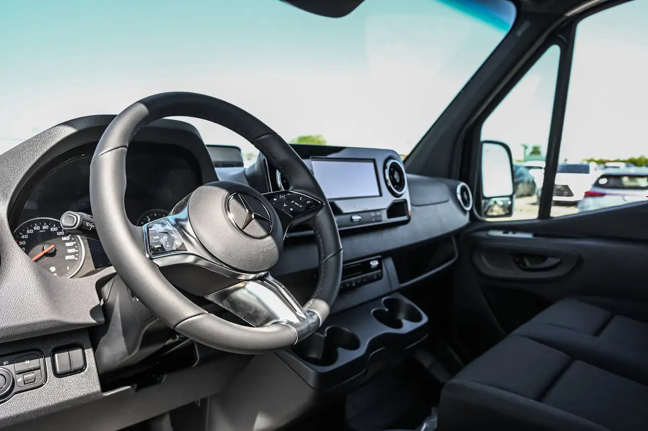 Mercedes-Benz Sprinter 2500 - Image 8