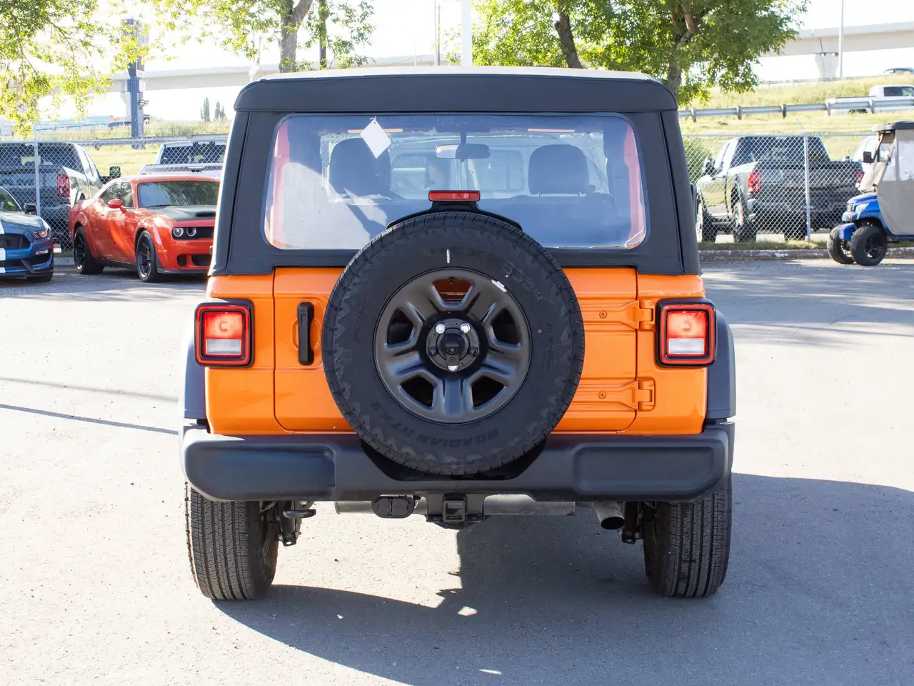 Jeep Wrangler - Image 14