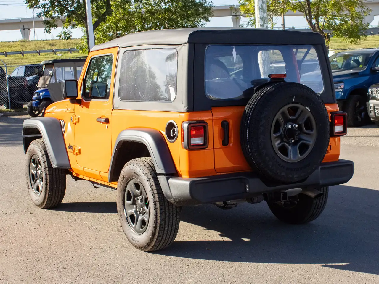 Jeep Wrangler - Image 13