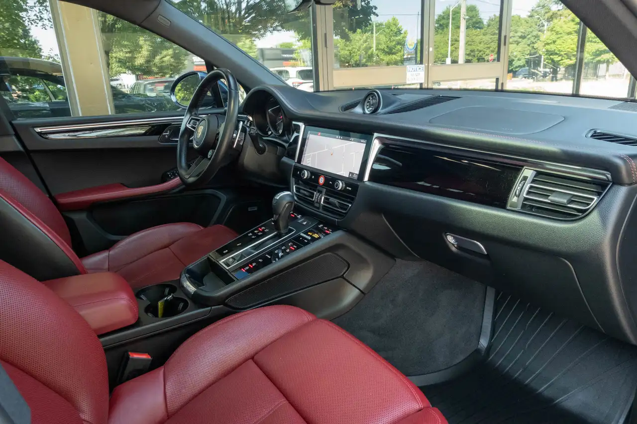 Porsche Macan - Image 21