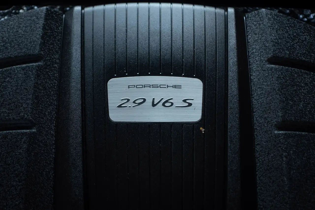 Porsche Macan - Image 46