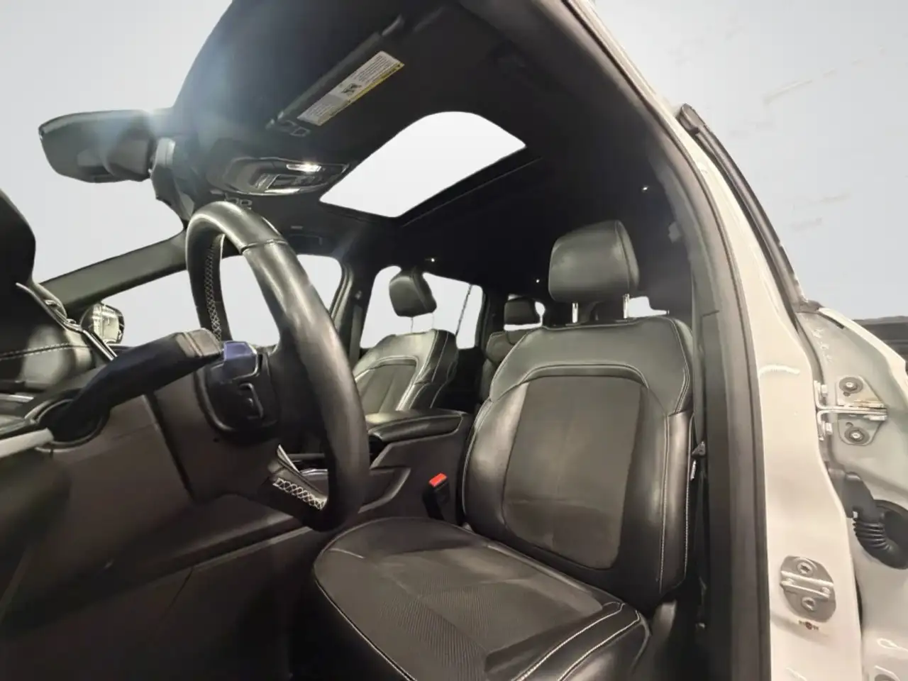 Jeep Grand Cherokee - Image 10