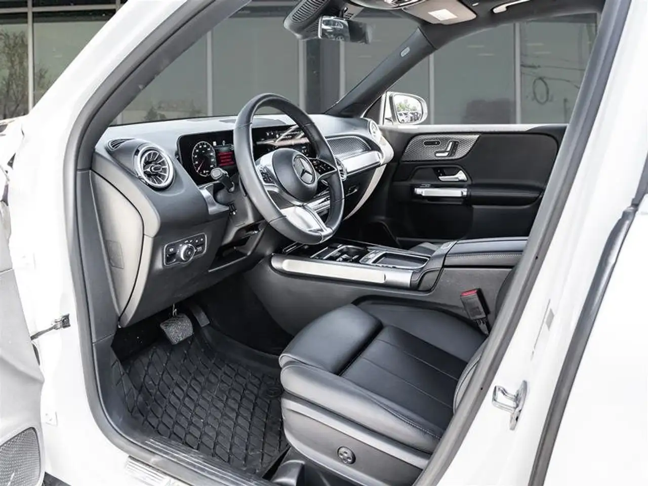 Mercedes-Benz GLB - Image 7