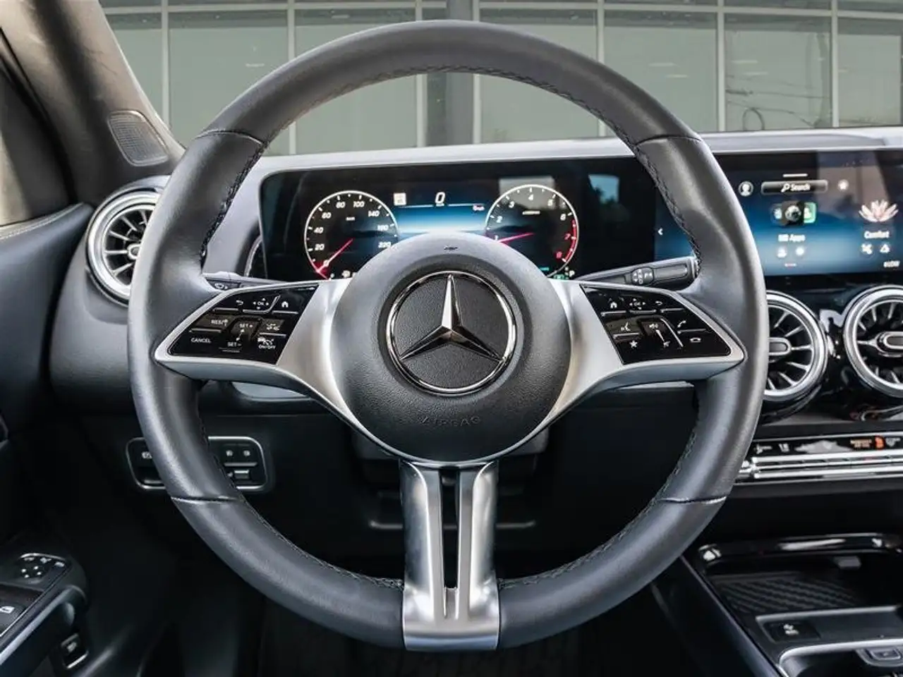 Mercedes-Benz GLB - Image 9