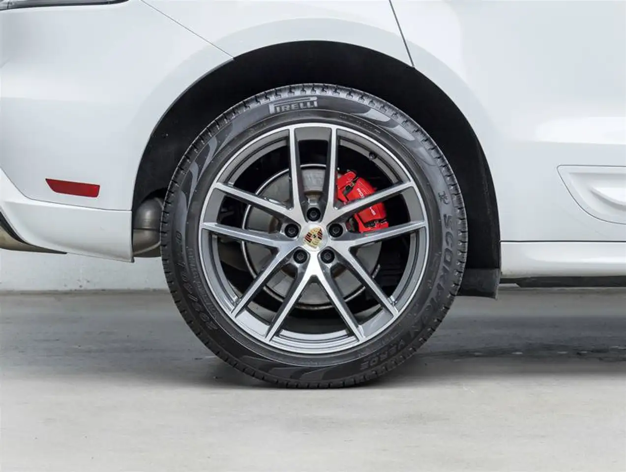 Porsche Macan - Image 15