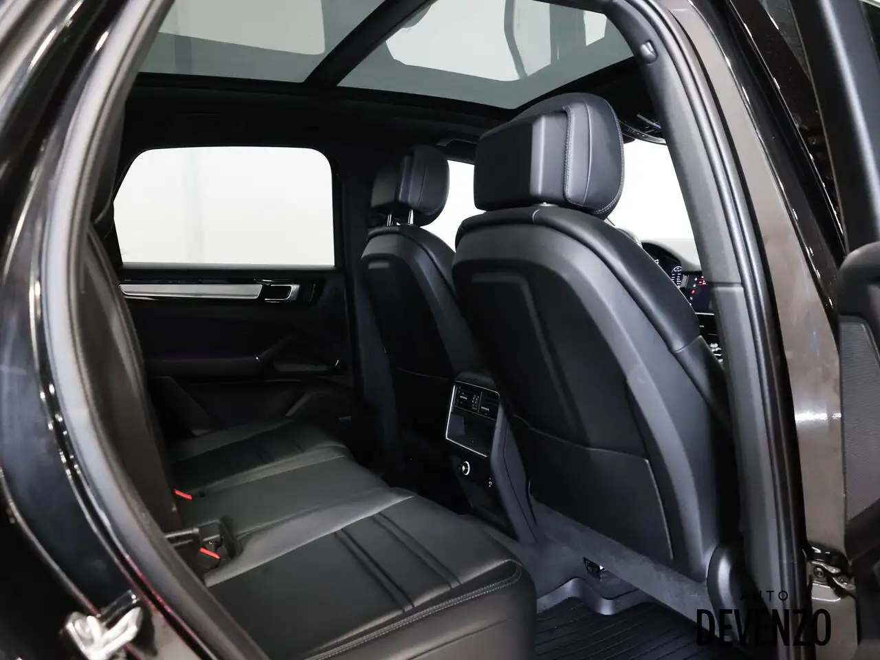 Porsche Cayenne - Image 9