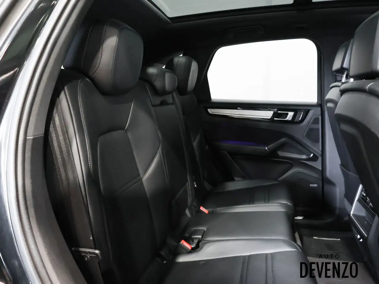 Porsche Cayenne - Image 10