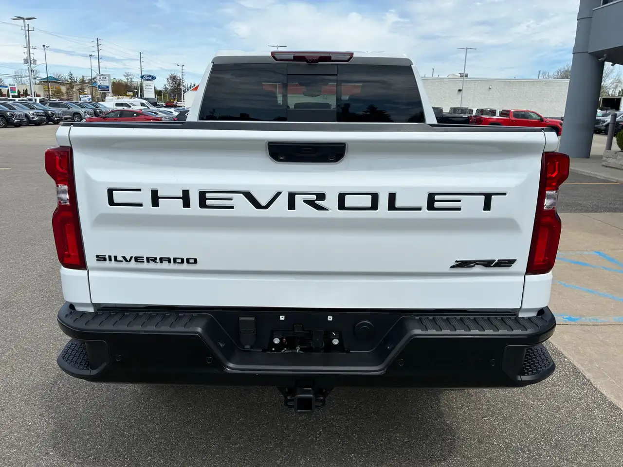 Chevrolet Silverado 1500 - Image 4