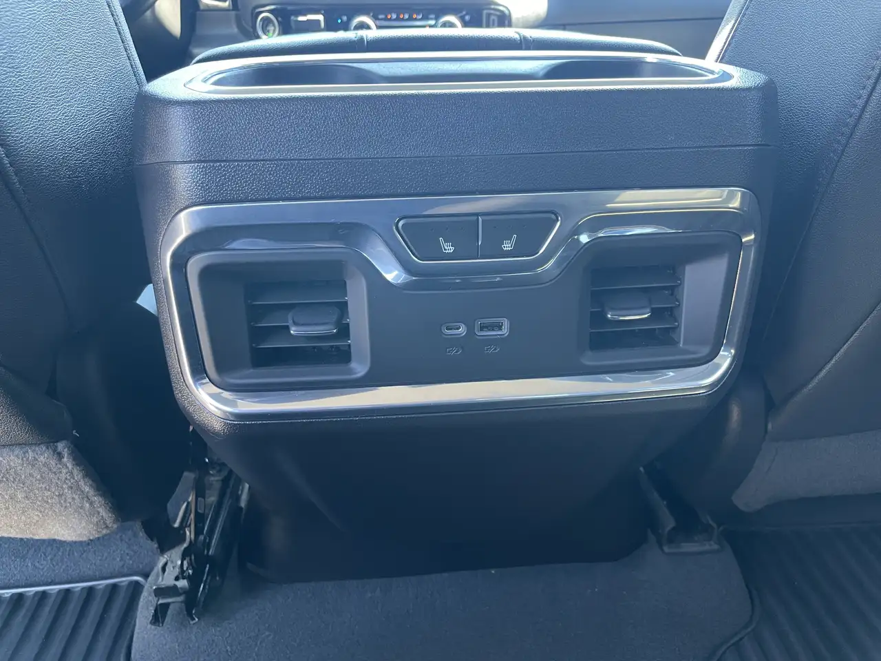 Chevrolet Silverado 1500 - Image 22