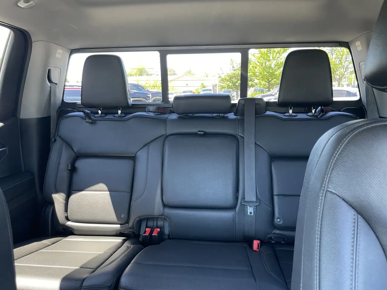 Chevrolet Silverado 1500 - Image 23
