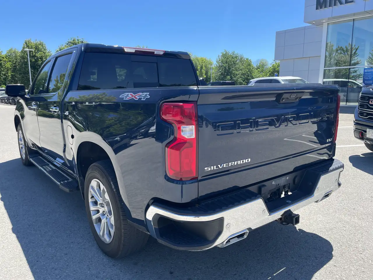 Chevrolet Silverado 1500 - Image 10