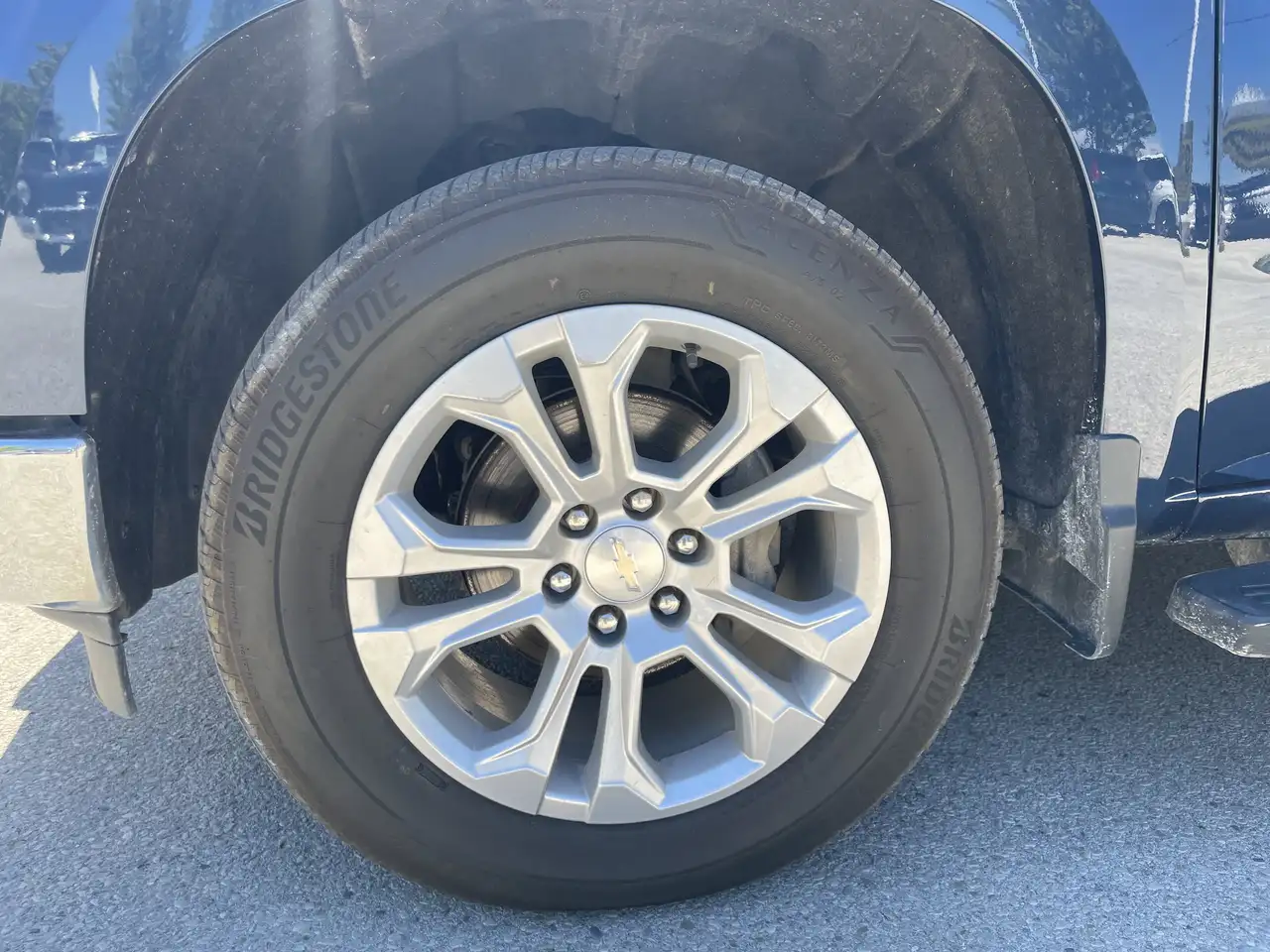 Chevrolet Silverado 1500 - Image 11