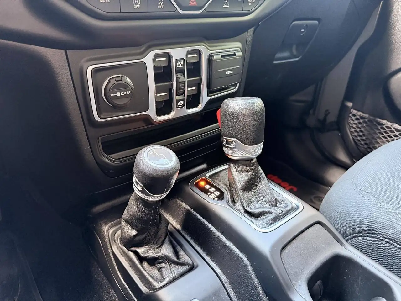 Jeep Wrangler - Image 20