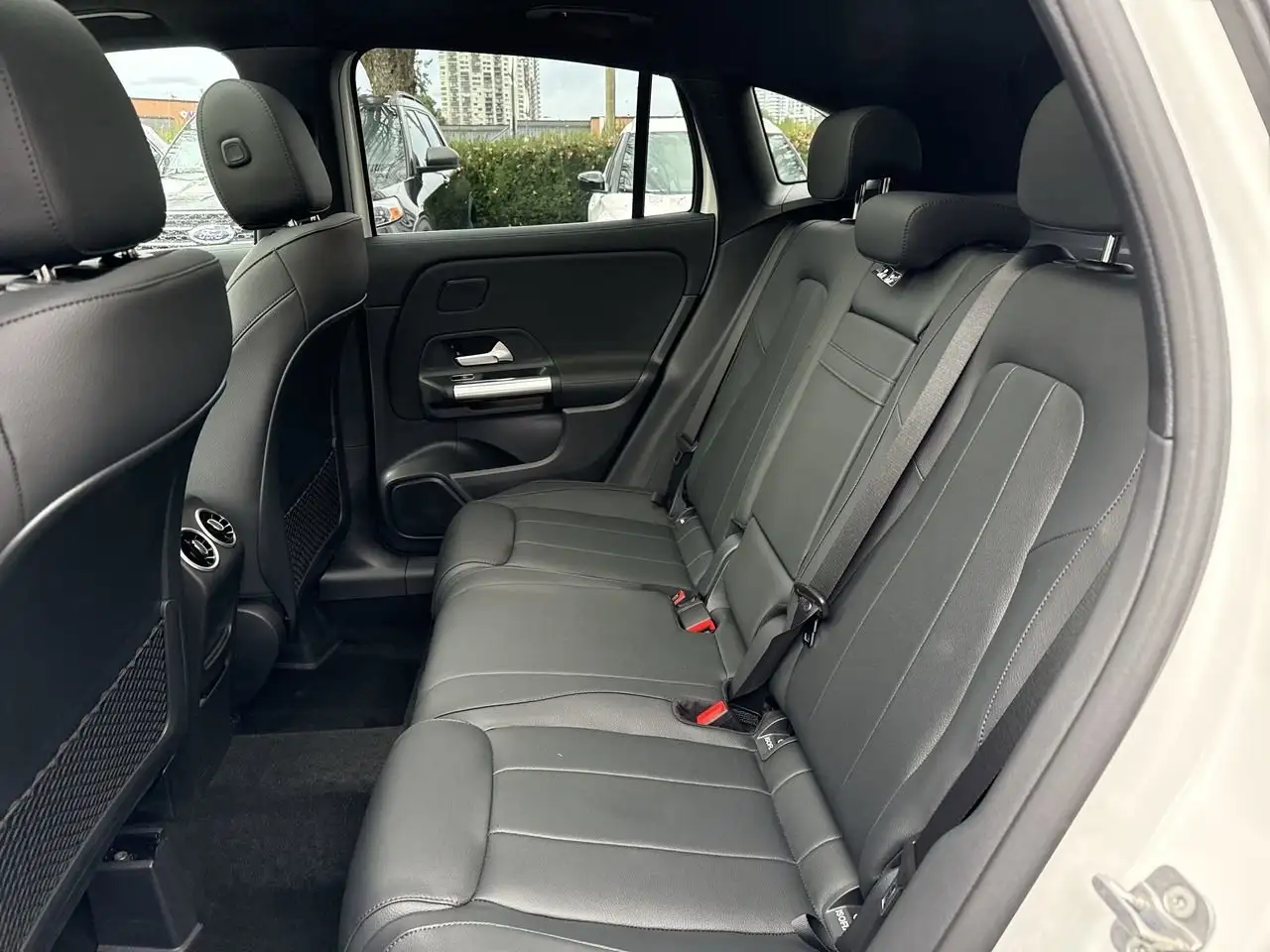Mercedes-Benz GLA - Image 23