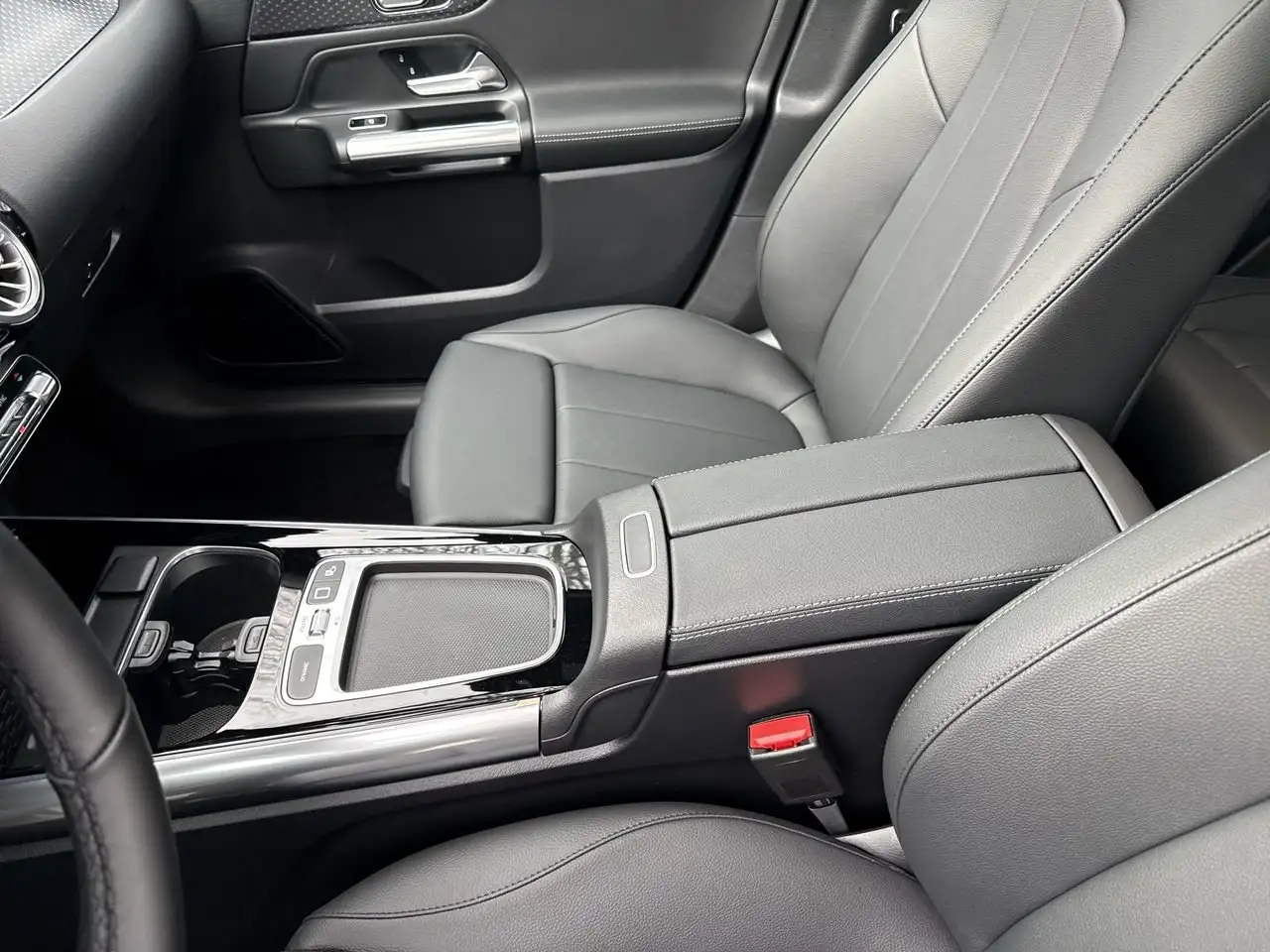 Mercedes-Benz GLA - Image 21