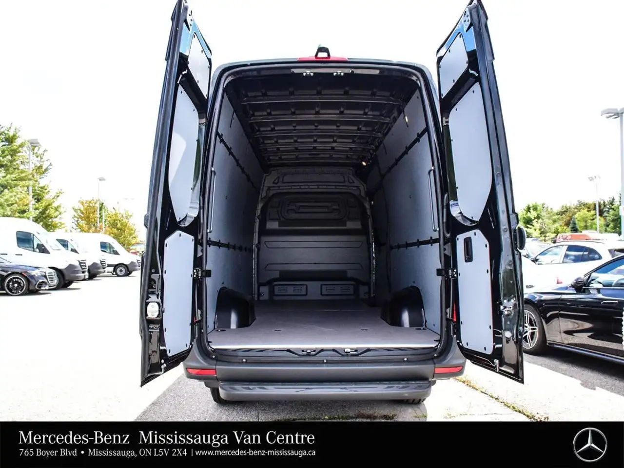 Mercedes-Benz Sprinter - Image 26