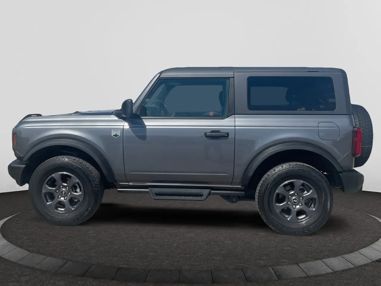 Ford Bronco - Image 2