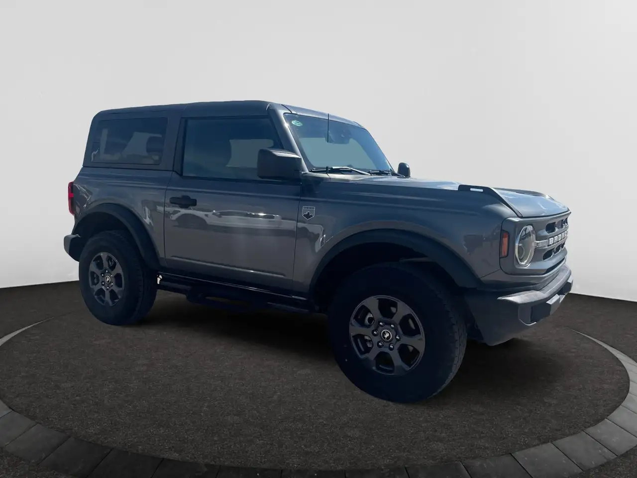 Ford Bronco - Image 7