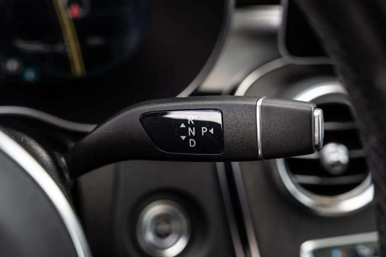 Mercedes-Benz C-Class - Image 21