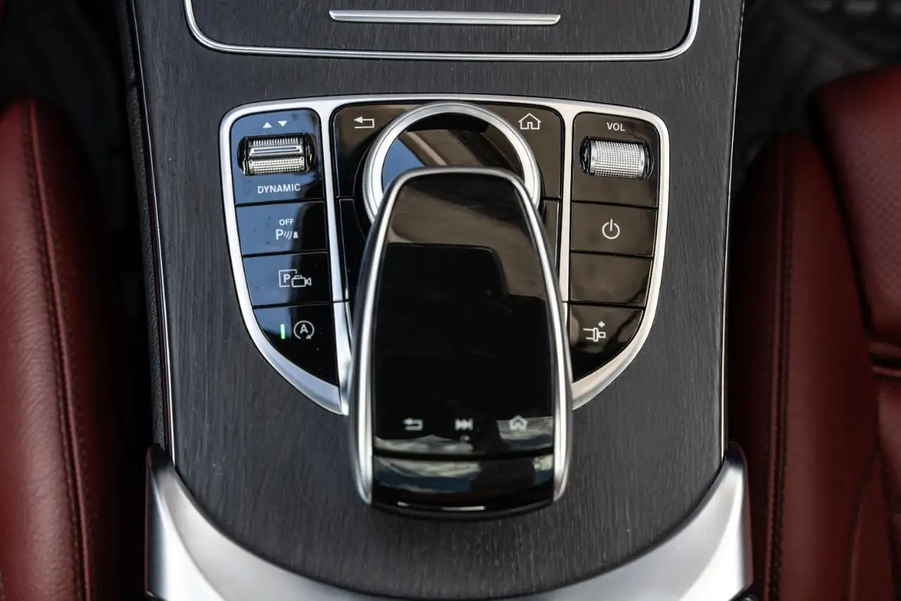 Mercedes-Benz C-Class - Image 29